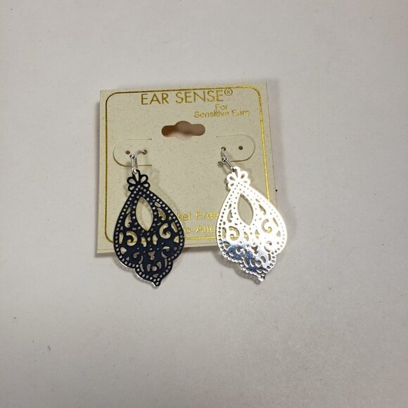 Elegant and Stylish - Silver Tone Filigree Teardrop Earrings for Sensitive Ears - Picture 6 of 7